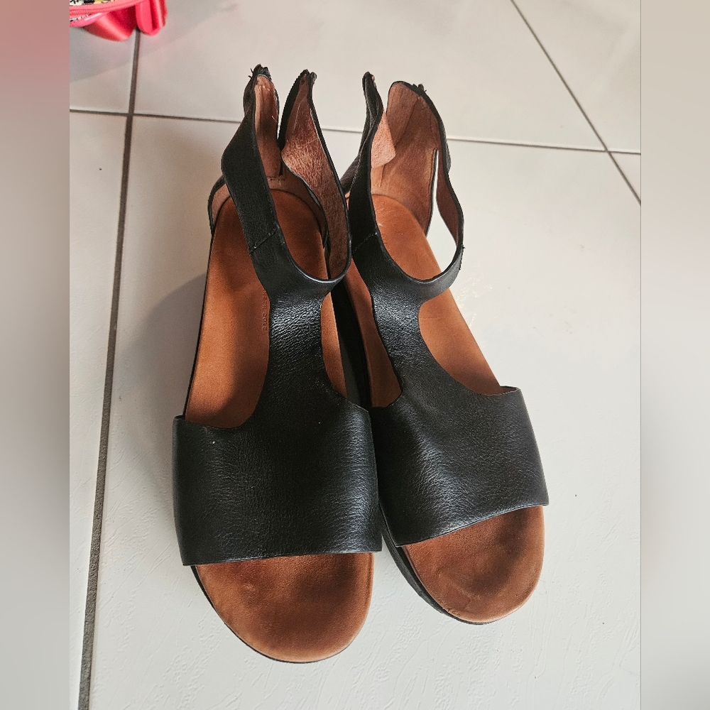 Gentle Soul sandals